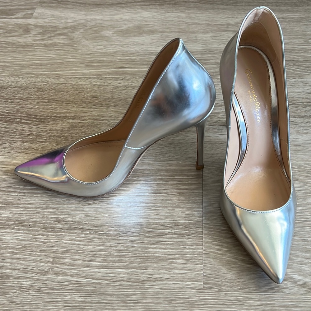 Gianvito Rossi Silver Pumps 37